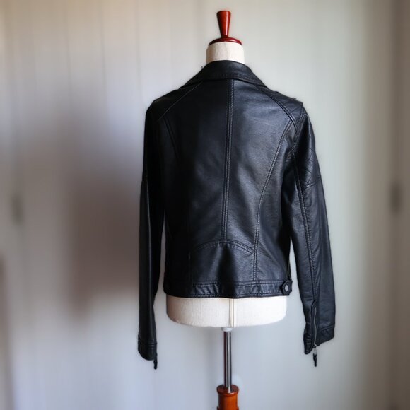 Xhilaration Faux Leather Moto Jacket Black Womens L Quilted Shoulder Detail - Picture 2 of 6